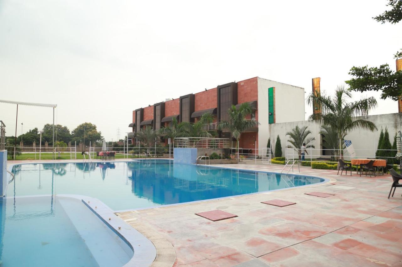 Hotel Sukhdeo Palace Гая Экстерьер фото